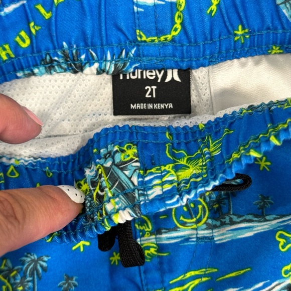Toddler 2T swim trunks Hurley - Picture 3 of 3